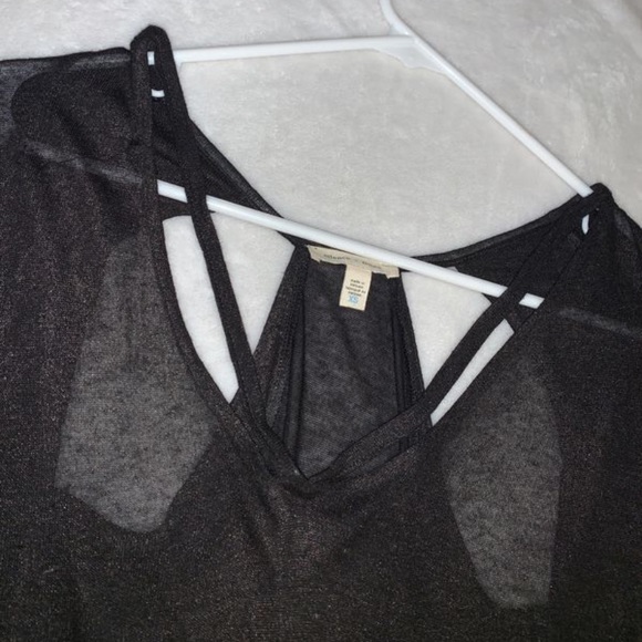 Cutout Top - Picture 3 of 4